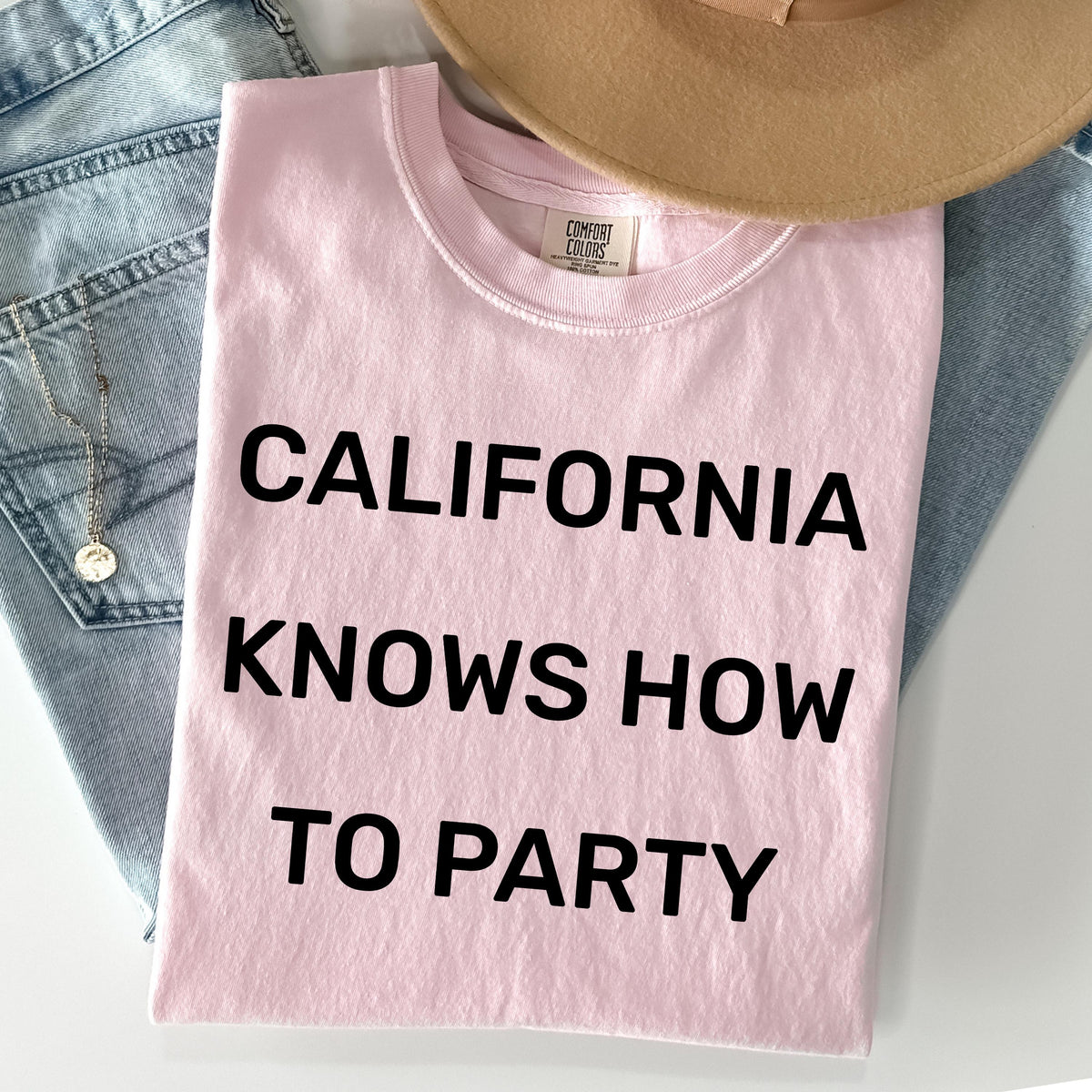 Comfort Colors California Knows How Party Vintage West Coast Vibes Graphic Tee Retro Beach Festival Streetwear Gift Idea Summer Trendy Style