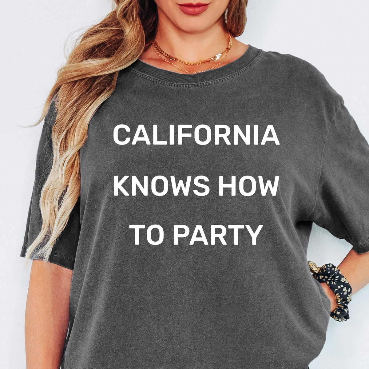 Comfort Colors California Knows How Party Vintage West Coast Vibes Graphic Tee Retro Beach Festival Streetwear Gift Idea Summer Trendy Style
